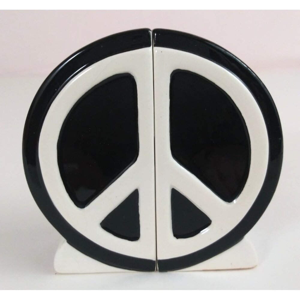 Vintage Pacific Trading Magnetic Black & White Peace Sign Salt & Pepper Shakers